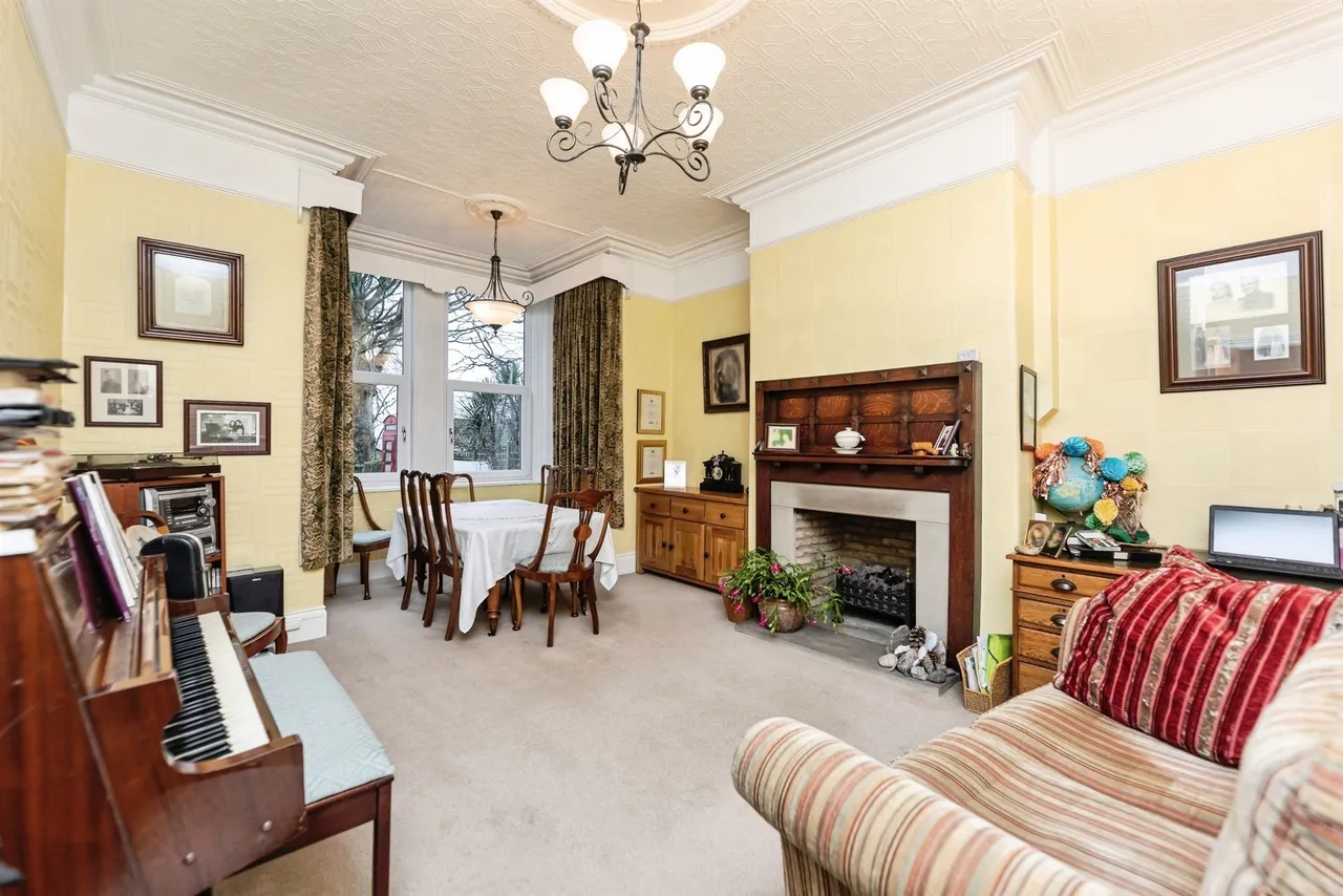 Victoria Road, Morley, Leeds, photo 5