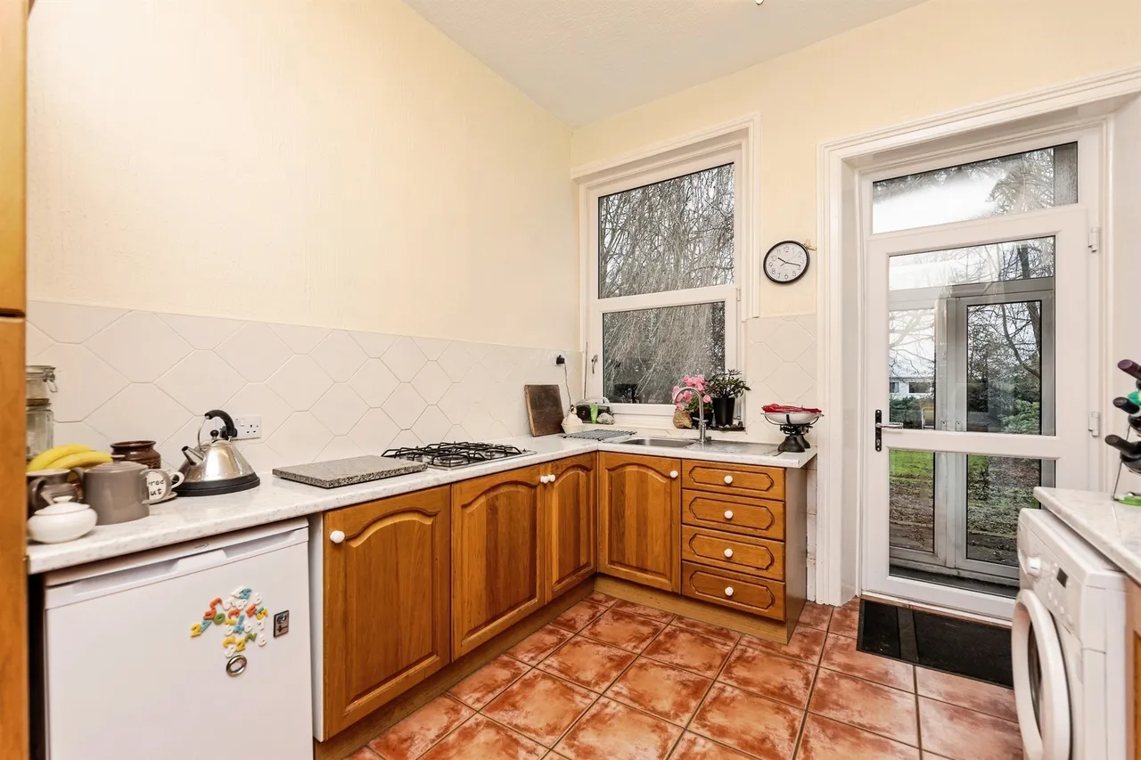 Victoria Road, Morley, Leeds, photo 9