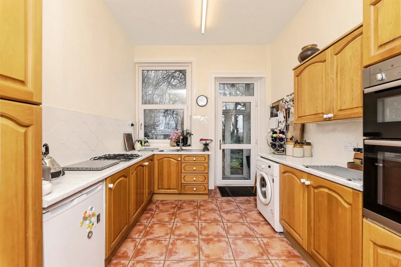 Victoria Road, Morley, Leeds, photo 8