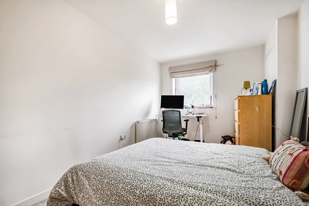 Commercial Road, London, E14, photo 14