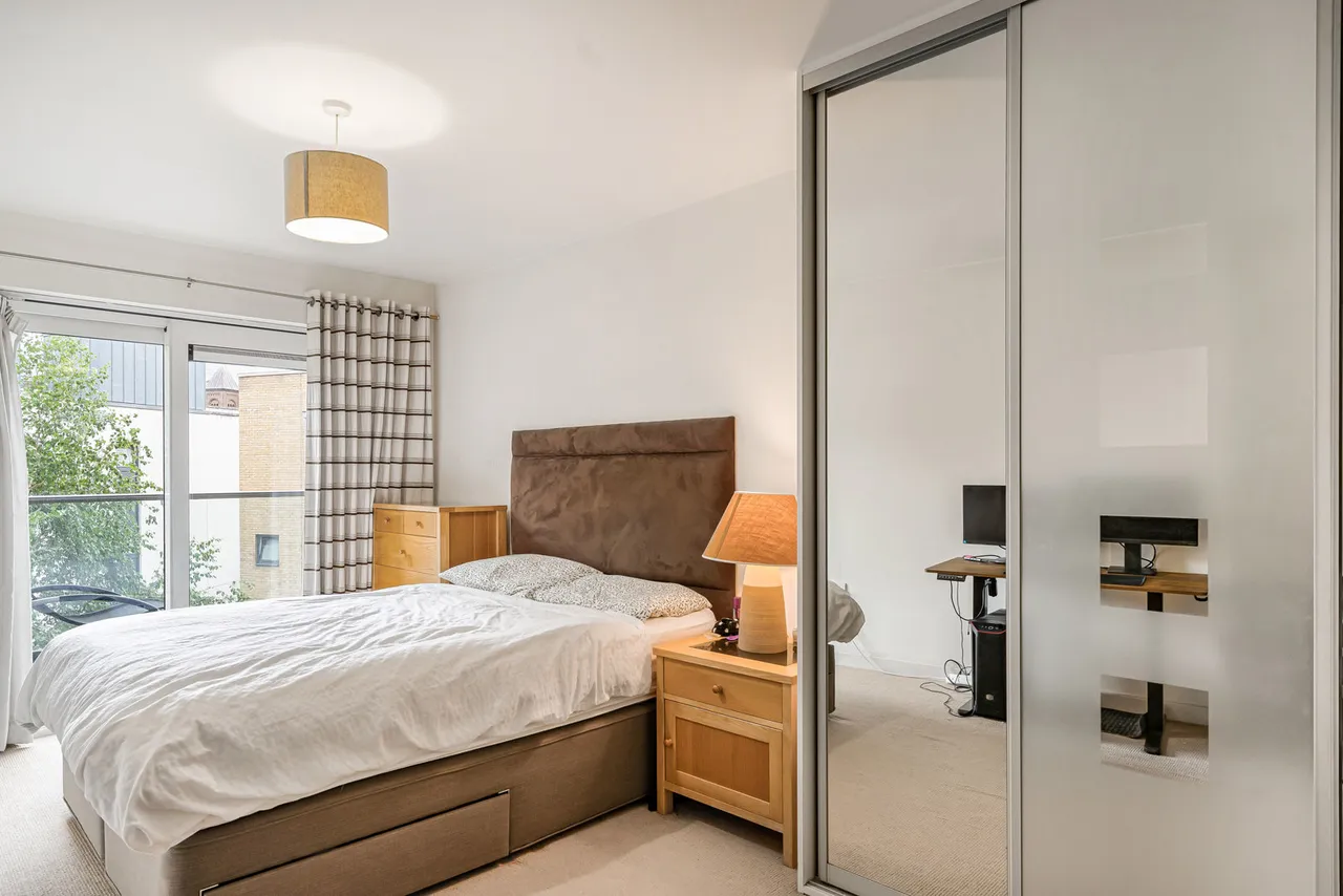 Commercial Road, London, E14, photo 10