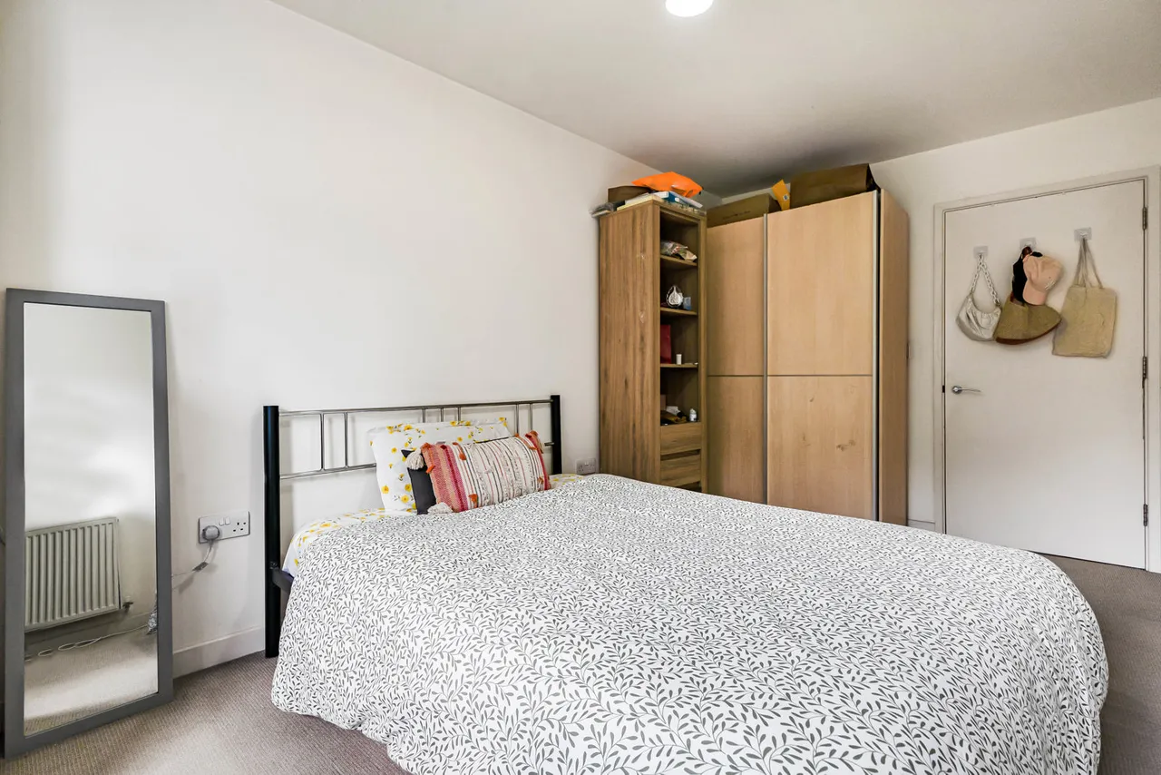 Commercial Road, London, E14, photo 15