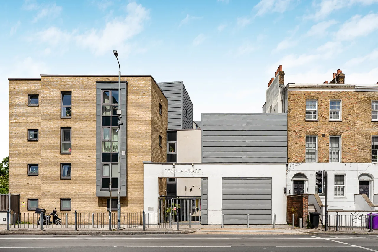 Commercial Road, London, E14, photo 23