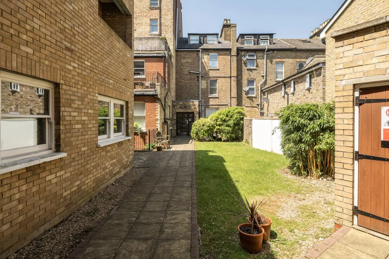 Lansdowne Place, SE19, photo 18
