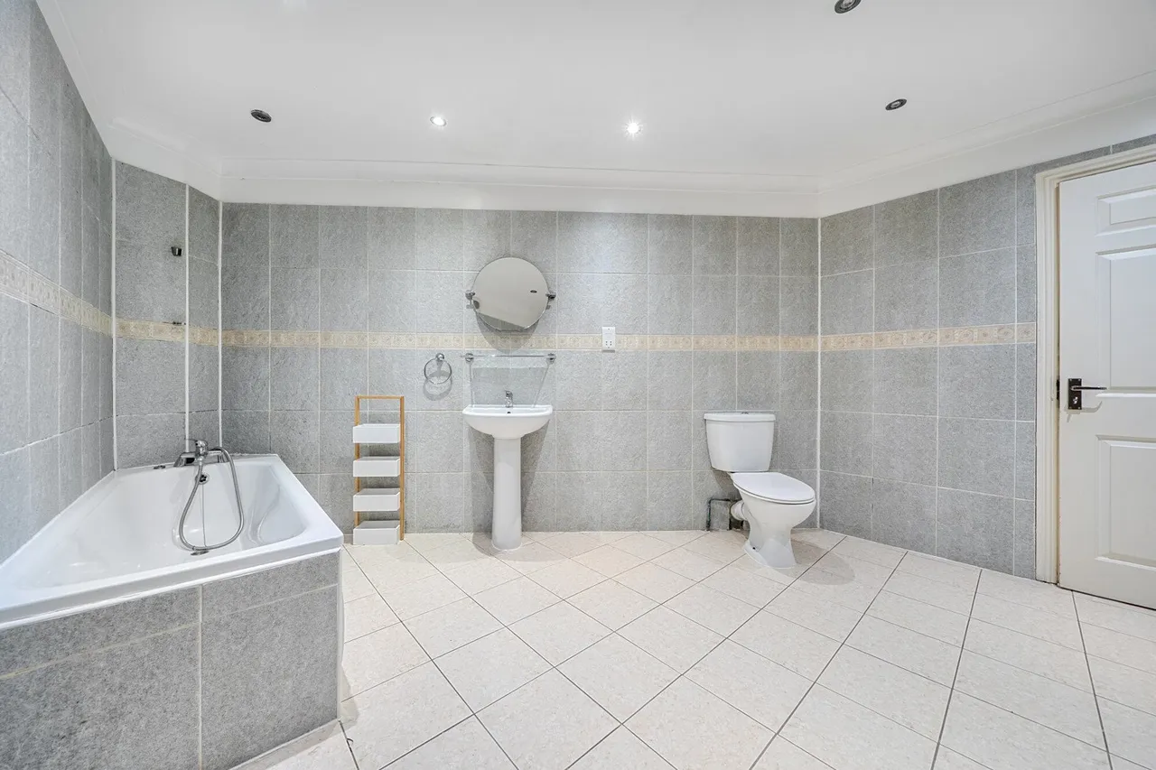 Lansdowne Place, SE19, photo 13
