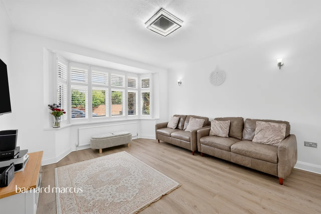 Avondale Avenue, Worcester Park, photo 5