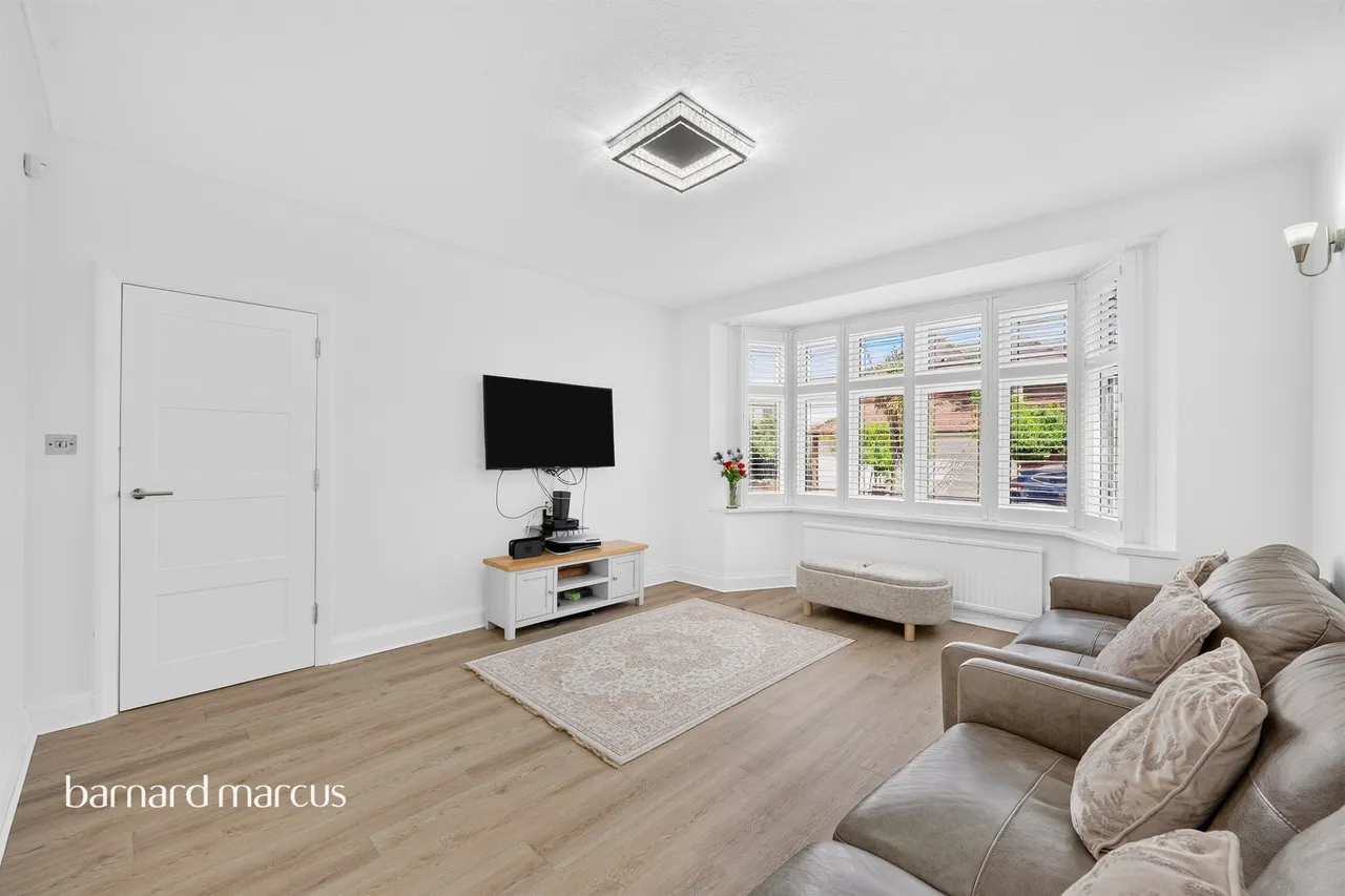 Avondale Avenue, Worcester Park, photo 6