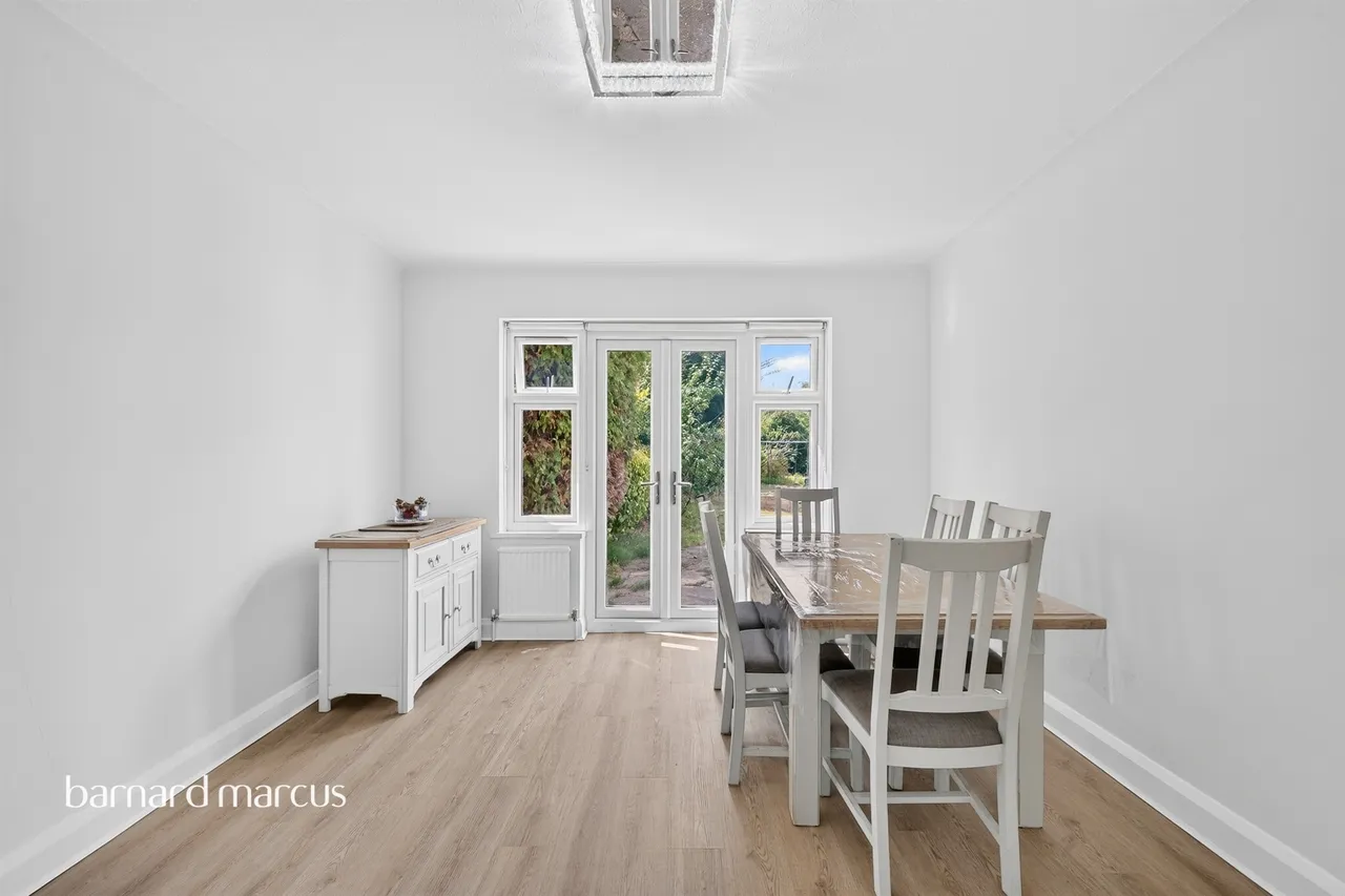 Avondale Avenue, Worcester Park, photo 8