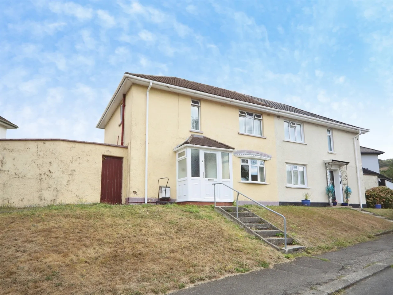 Heol Y Coed Cardiff, CF15, photo 2