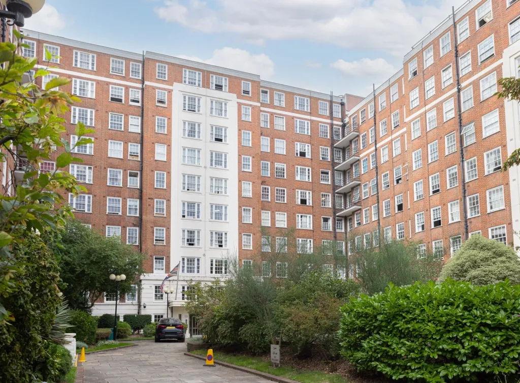 2 bed flat for sale, Edgware Road, Paddington, W2