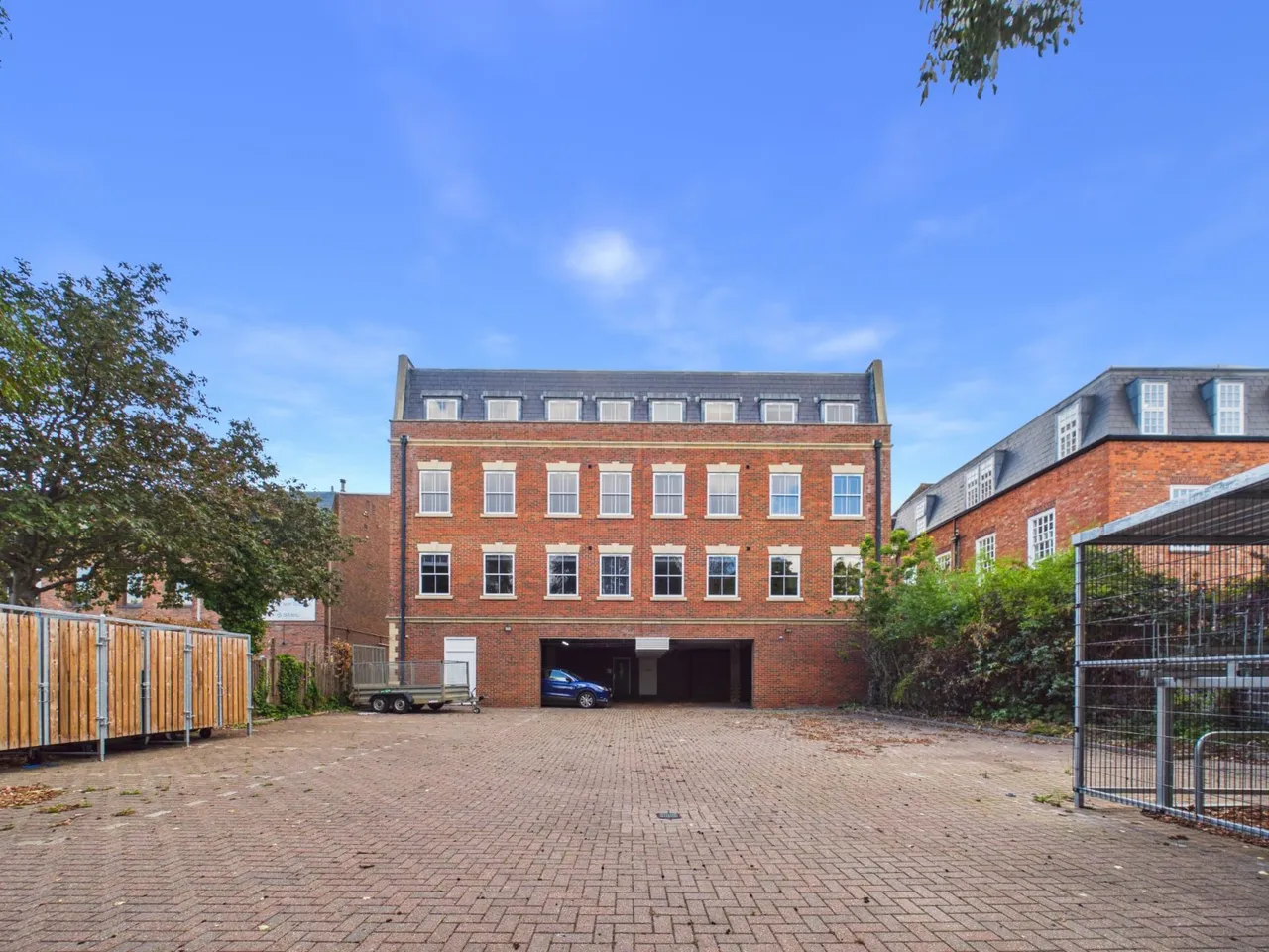 Station Road, Egham, photo 9