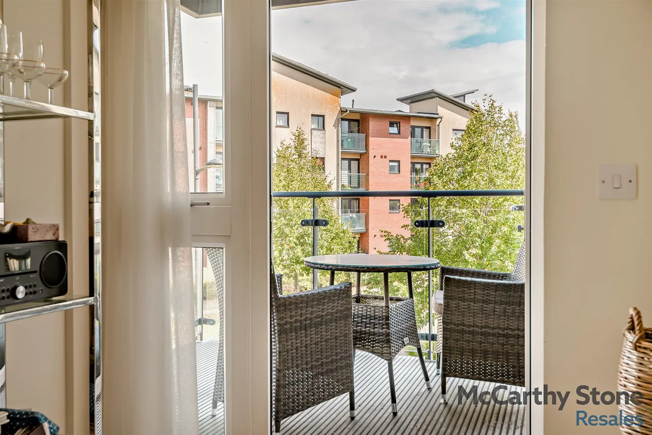 Lowry Way, Swindon, SN3, photo 13