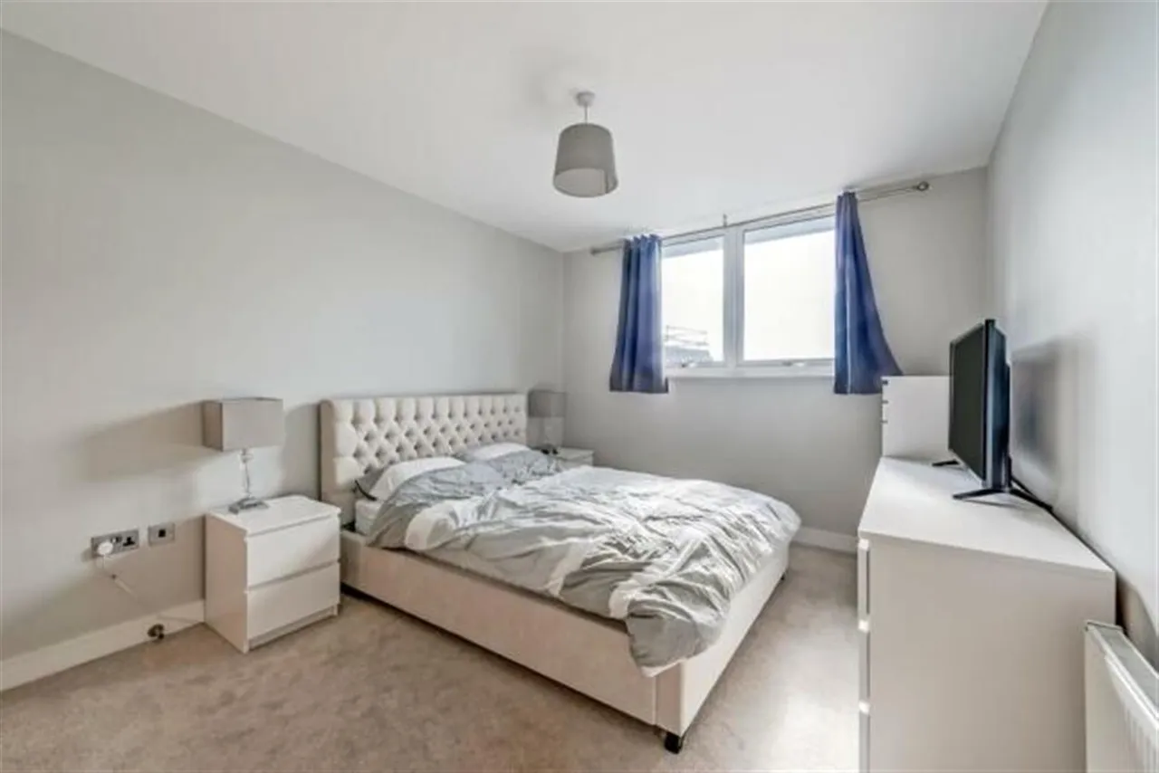 Christopher Road, East Grinstead, RH19, photo 5