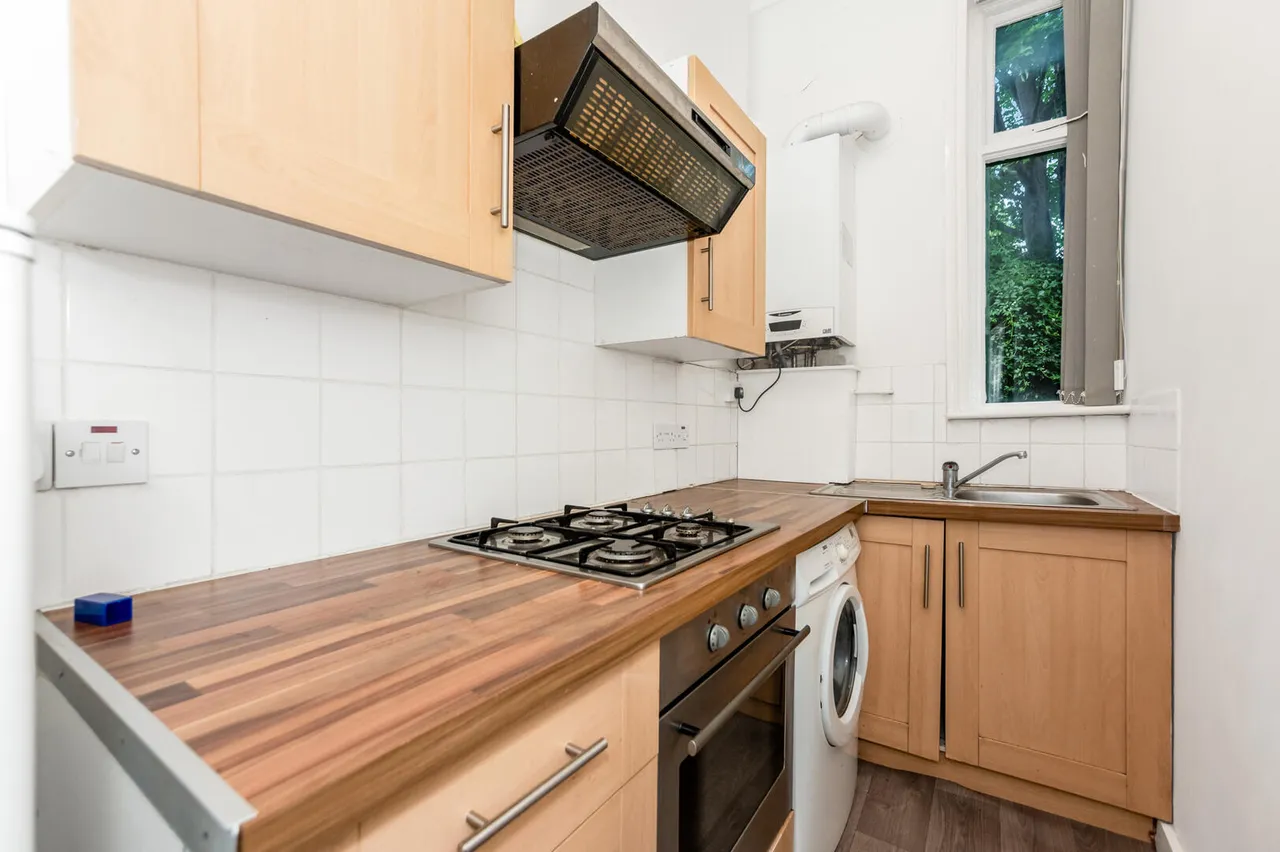 Thurlow Park Road, London, photo 8