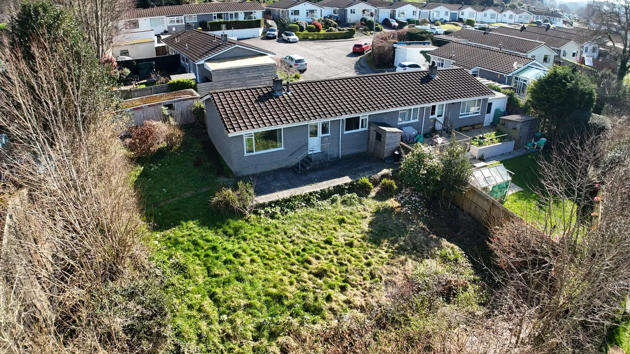 2 bed house for sale, Walreddon Close, Tavistock, PL19