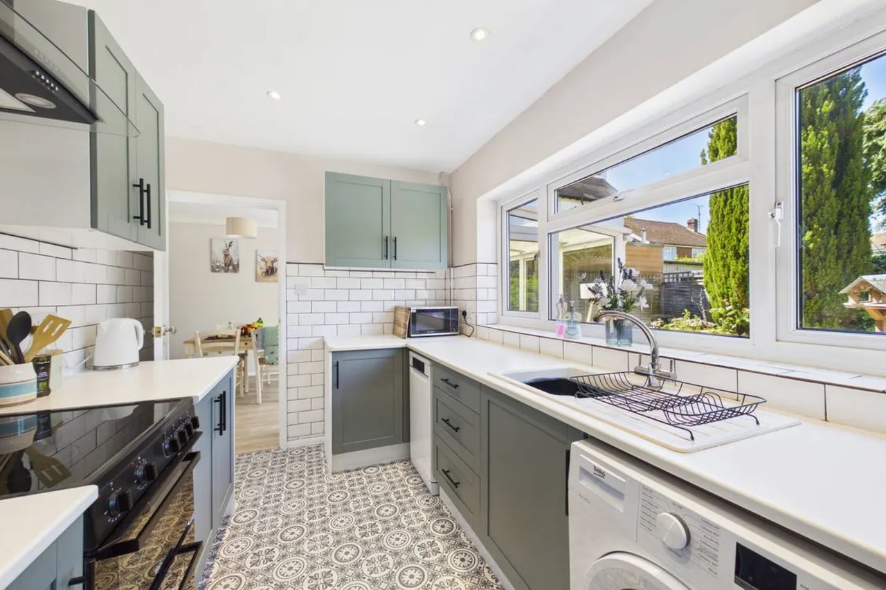 The Avenue, Mortimer Common, RG7, photo 6
