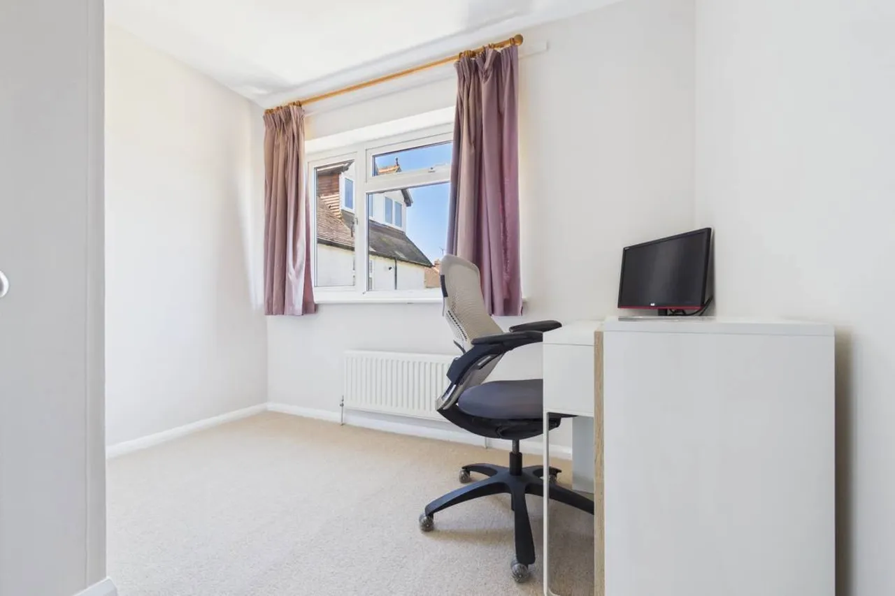 The Avenue, Mortimer Common, RG7, photo 12
