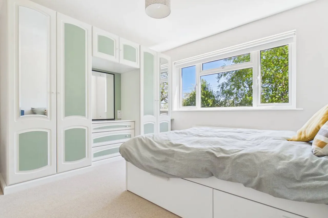 The Avenue, Mortimer Common, RG7, photo 11