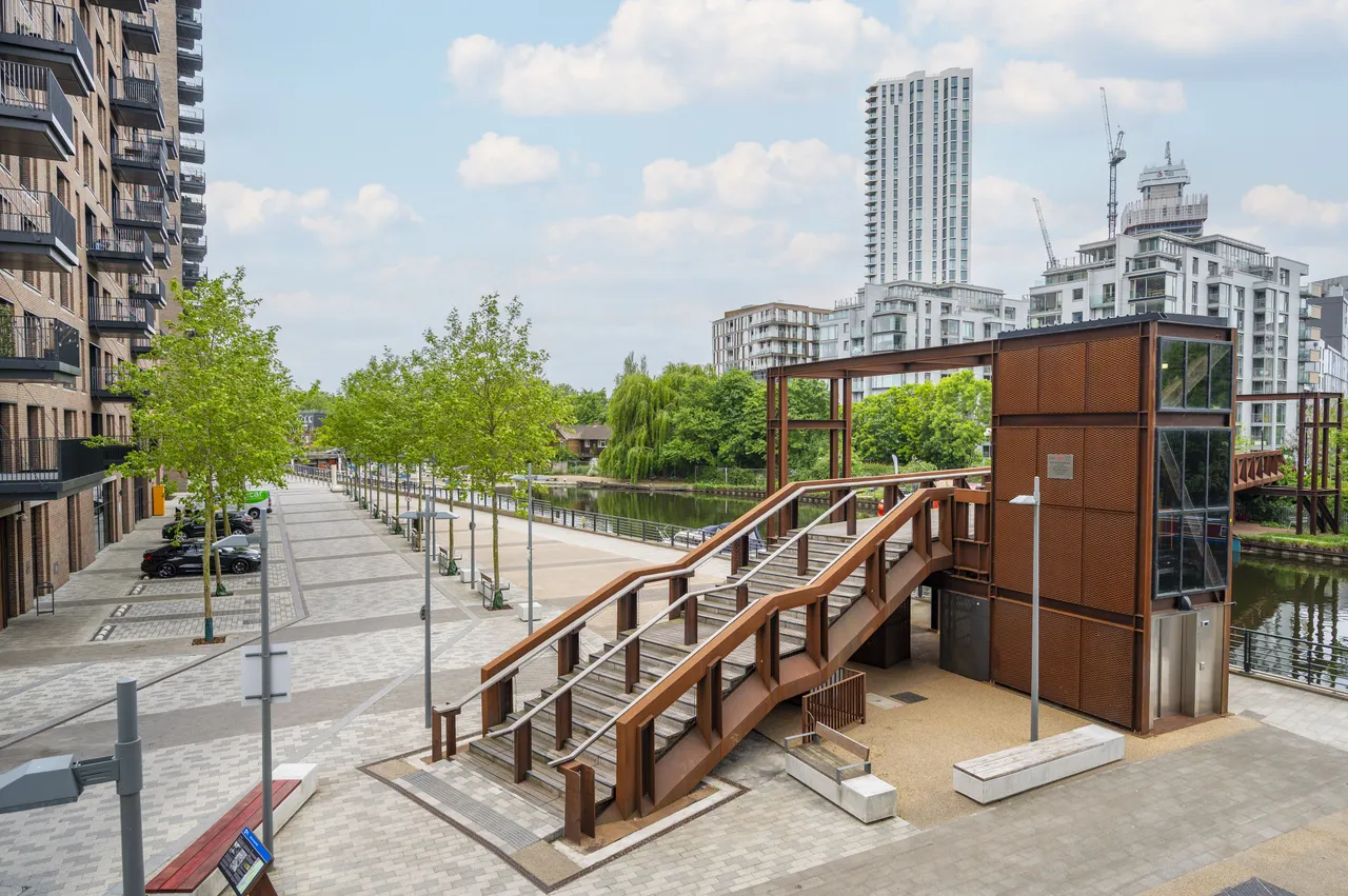 London, N17, photo 16