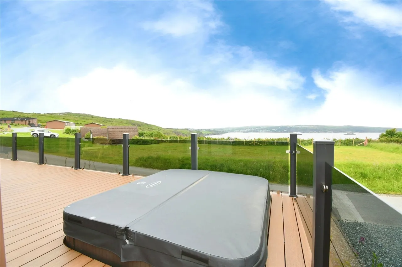 Fishguard Bay Resort, SA65, photo 3