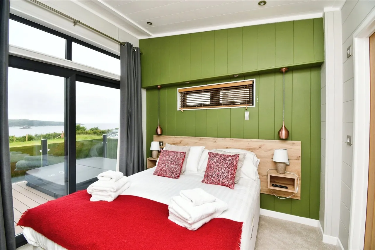 Fishguard Bay Resort, SA65, photo 5