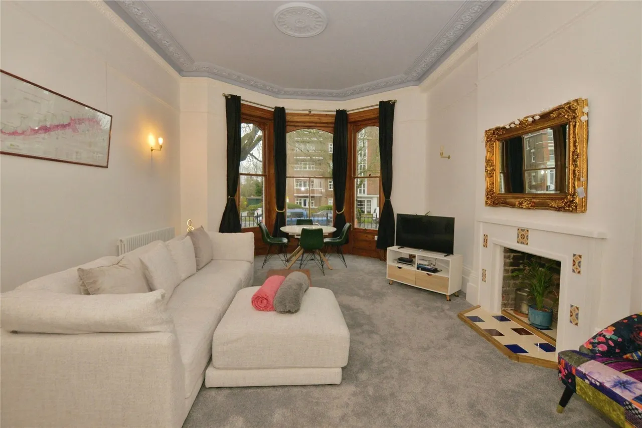 Earls Avenue, Folkestone, Kent, CT20, photo 2