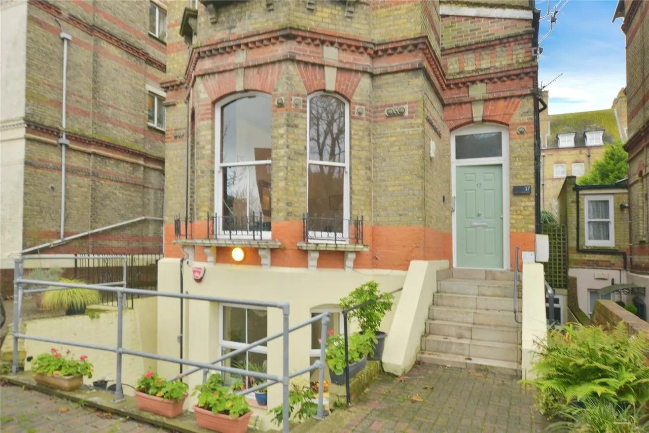 Earls Avenue, Folkestone, Kent, CT20, photo 17