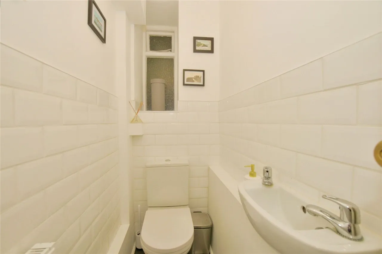 Earls Avenue, Folkestone, Kent, CT20, photo 16