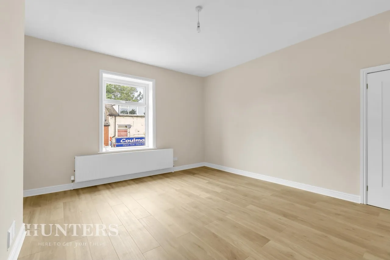 Halifax Road, Hurstead, OL16, photo 14