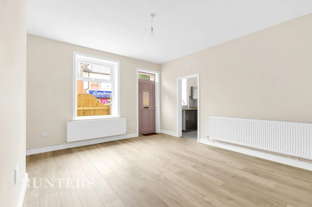 Halifax Road, Hurstead, OL16, photo 7