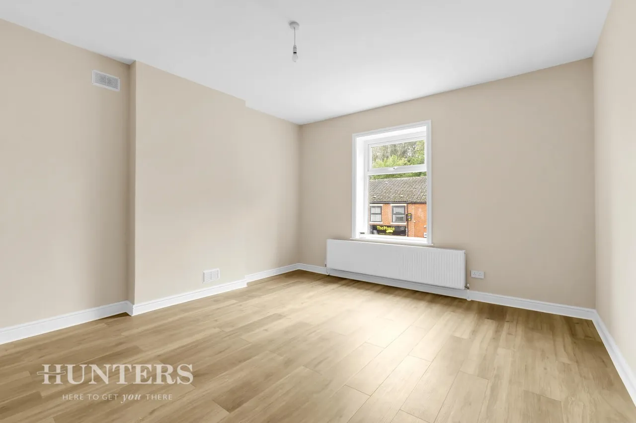Halifax Road, Hurstead, OL16, photo 13