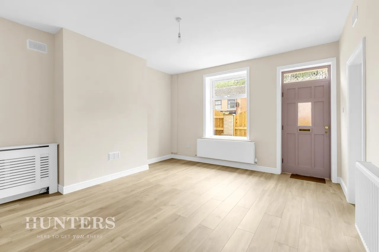 Halifax Road, Hurstead, OL16, photo 6