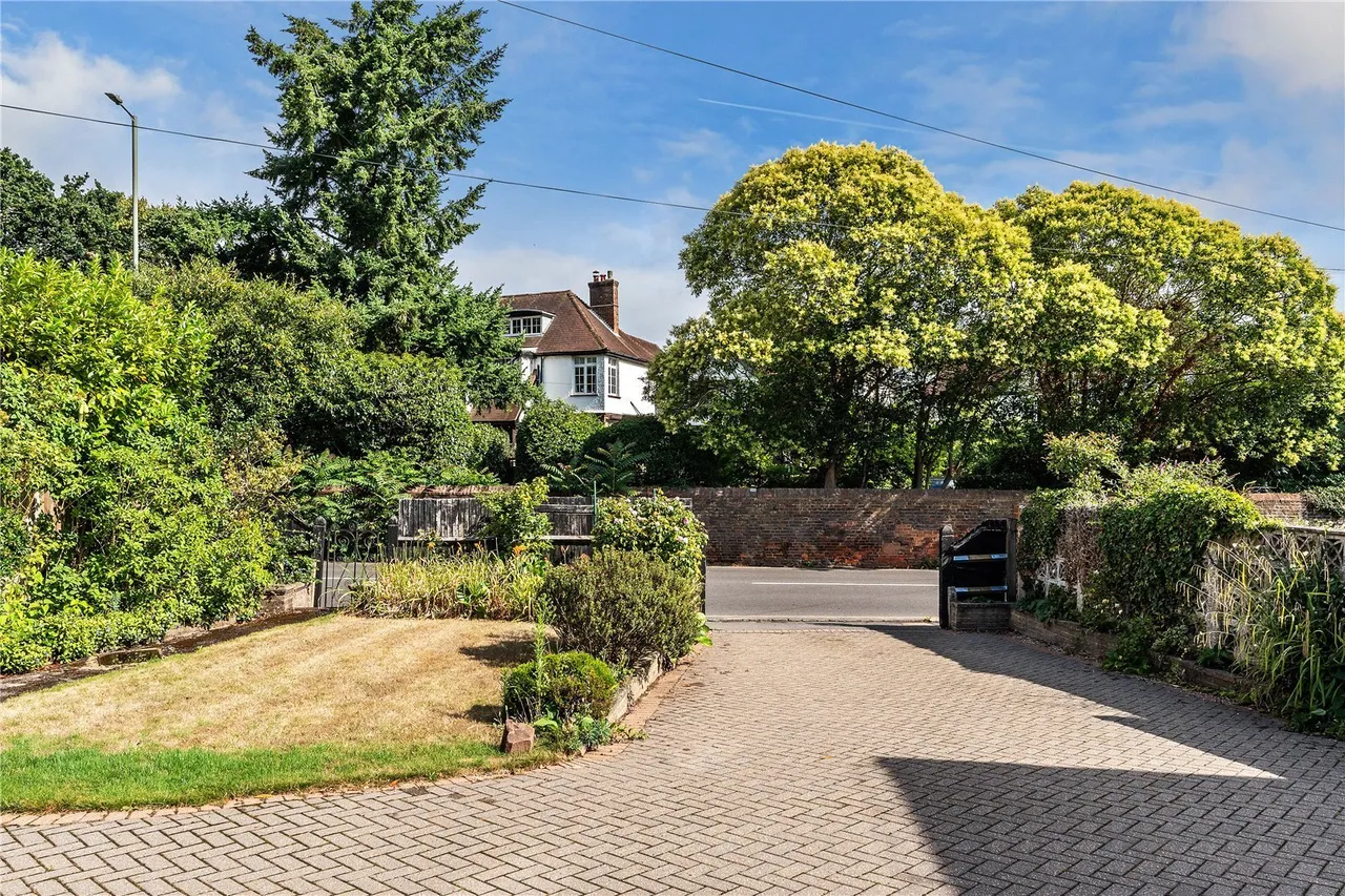 Church Street, Reigate, RH2, photo 12