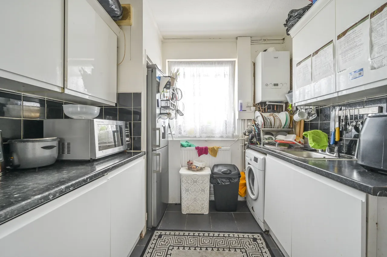 8 Carmichael House, Poplar High Street, London, photo 7