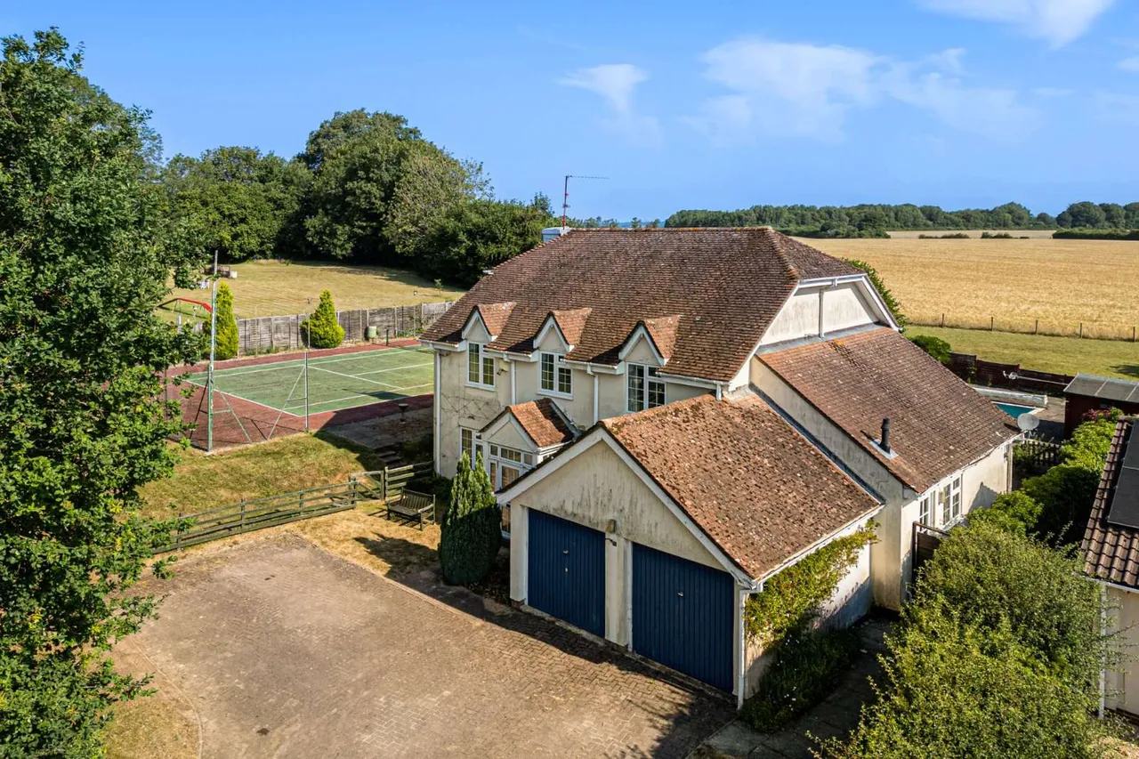 4 bed house for sale — Upper Wield, Alresford, Hampshire, SO24 9RW
