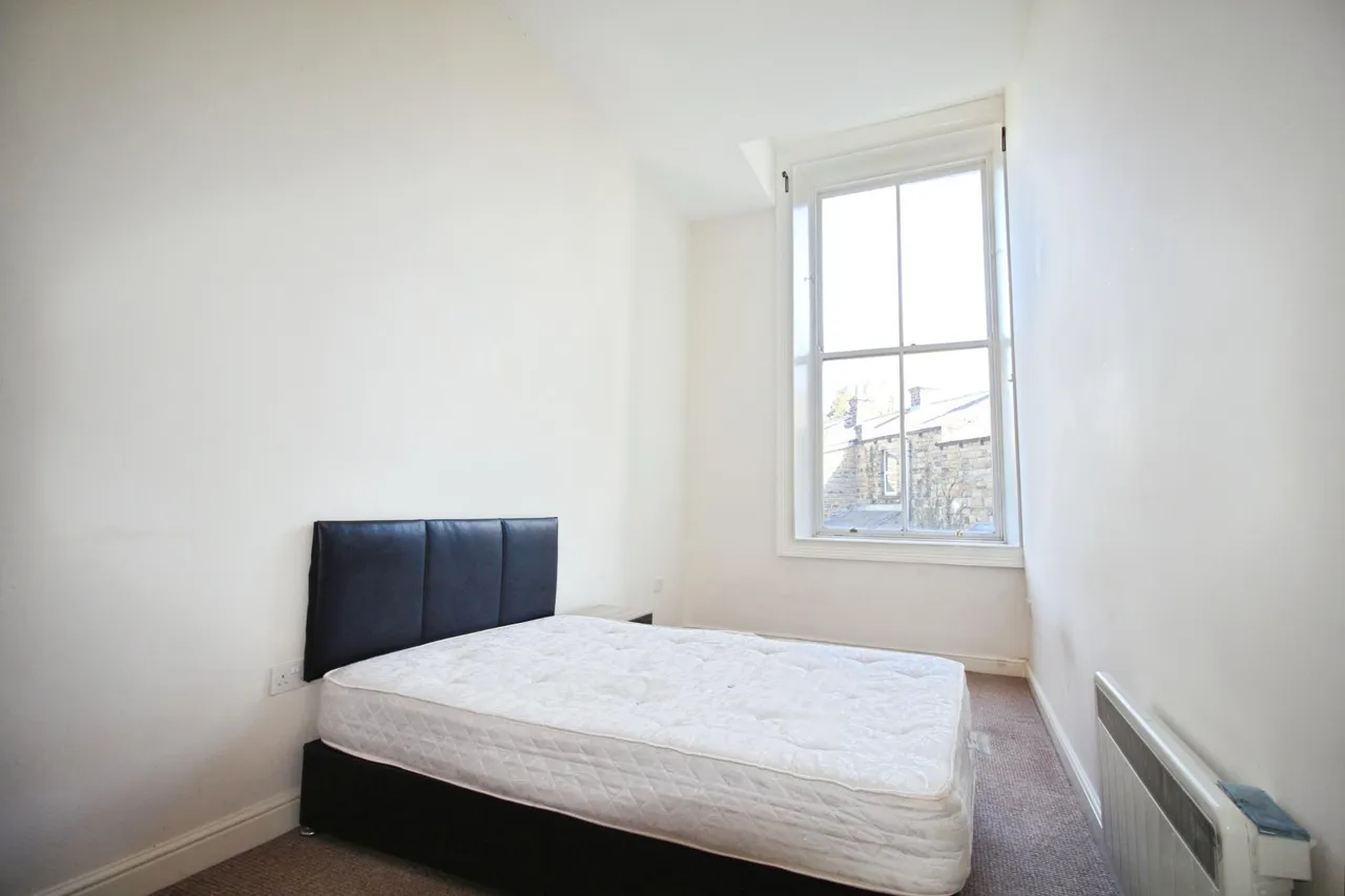Station Road, Batley, WF17, photo 5
