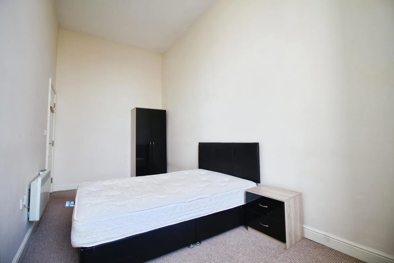 Station Road, Batley, WF17, photo 6