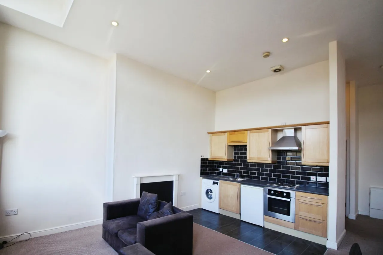 Station Road, Batley, WF17, photo 2