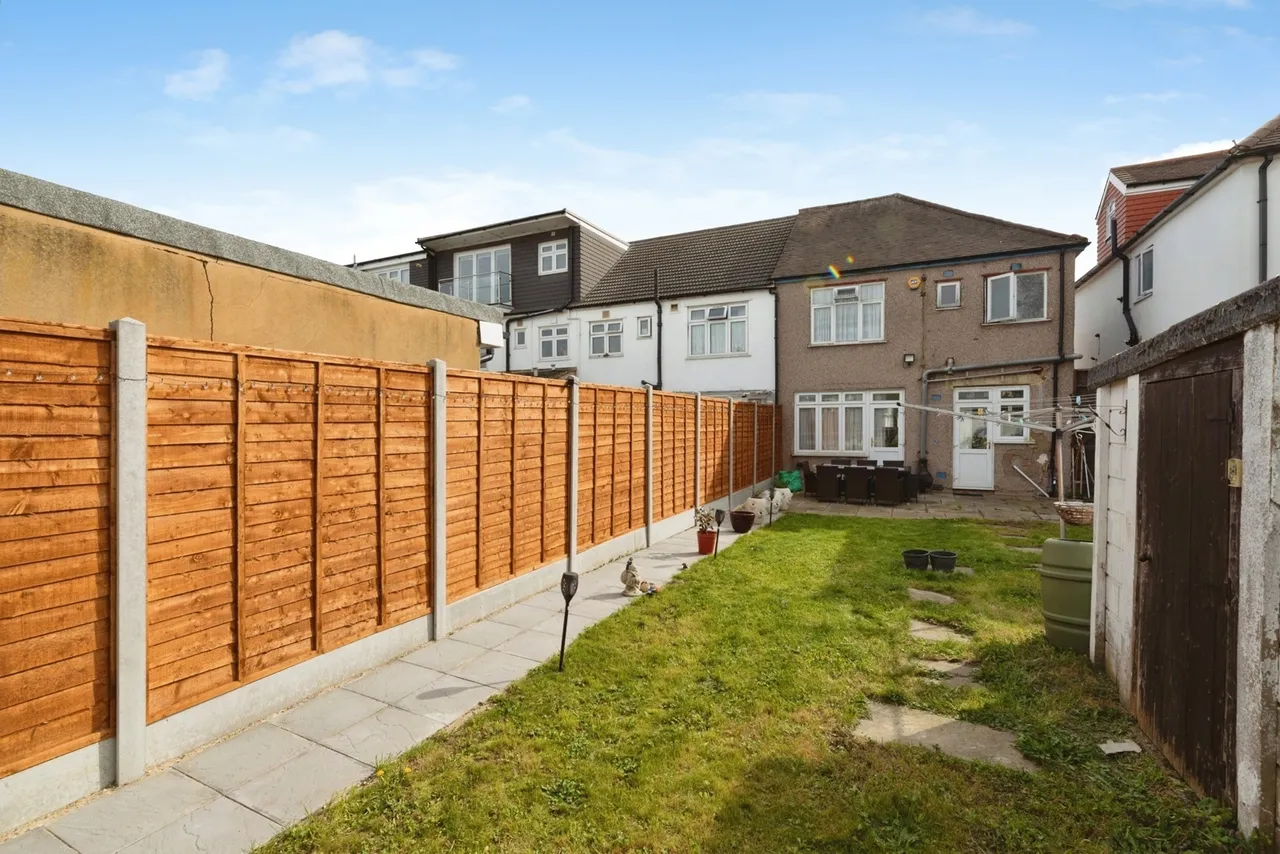 Otley Drive, Ilford, IG2, photo 16