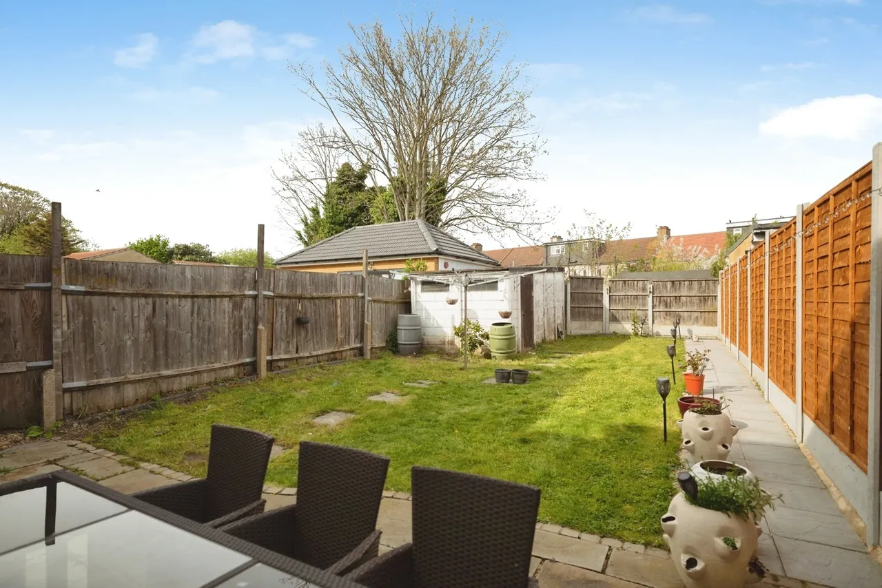 Otley Drive, Ilford, IG2, photo 17