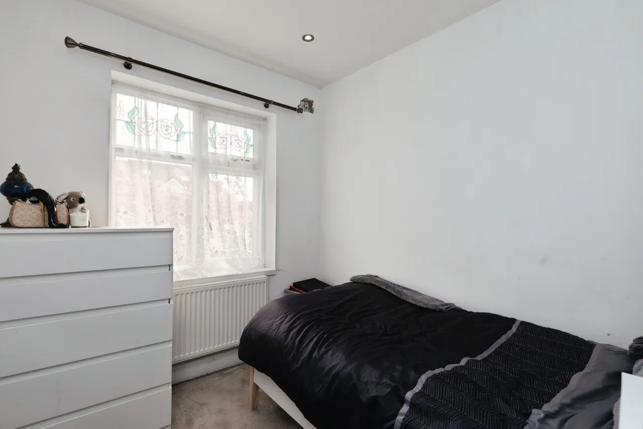 Otley Drive, Ilford, IG2, photo 14