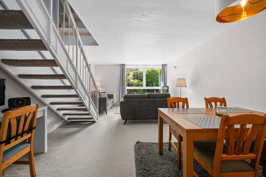 Hersham Road, Walton-On-Thames KT12 1RF, photo 4