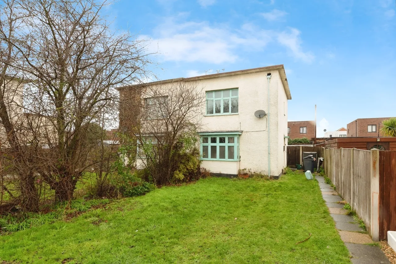 3 bed house for sale — Bata Avenue, East Tilbury, Tilbury, Essex, RM18