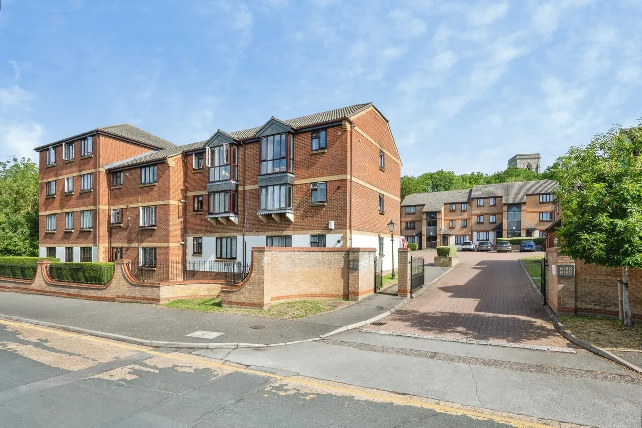 2 bed flat for sale, Kirk Rise, Sutton, SM1