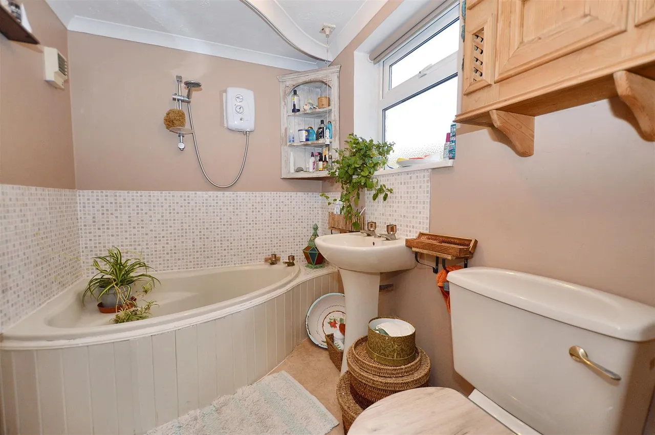 Fakenham Road, Briston, NR24, photo 9