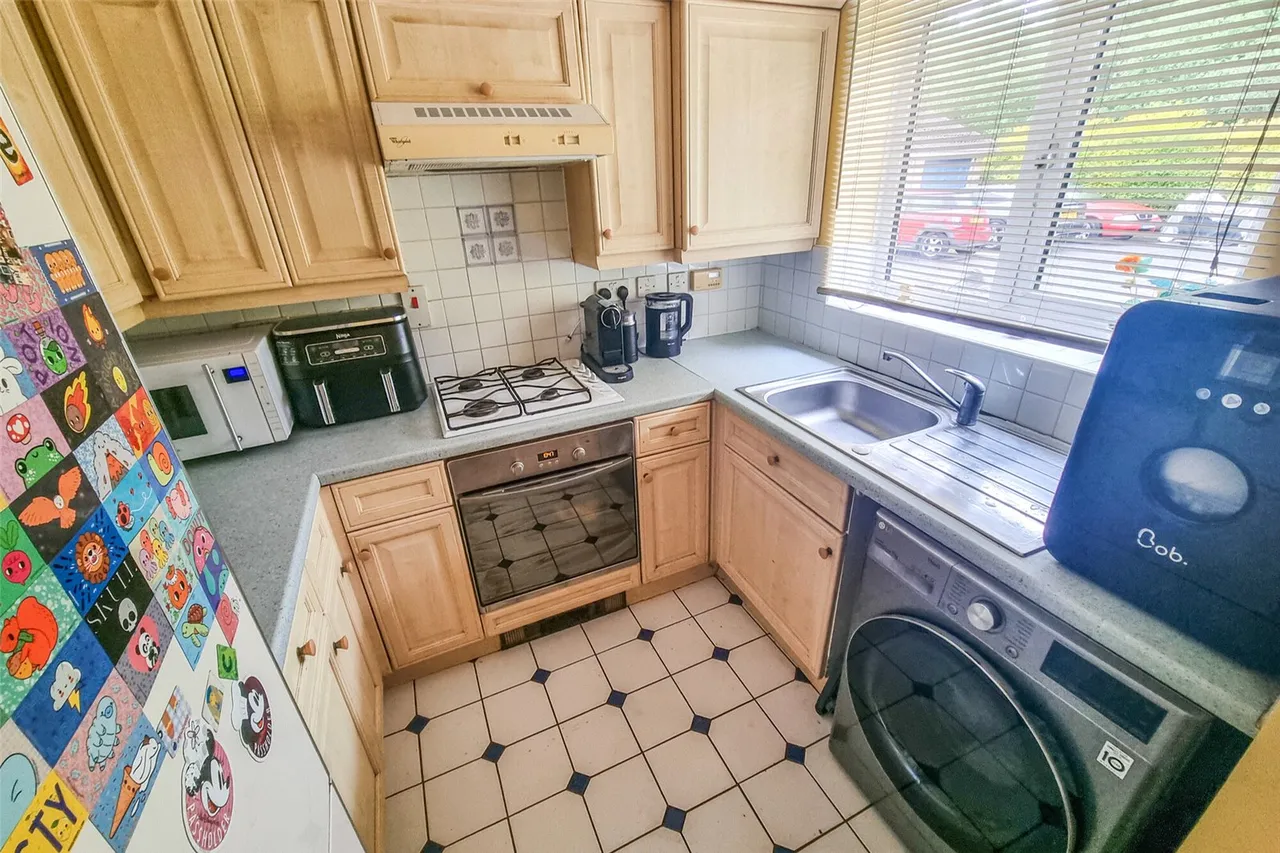 Derry Close, Ash Vale, Guildford, Surrey, GU12 5SR, photo 6