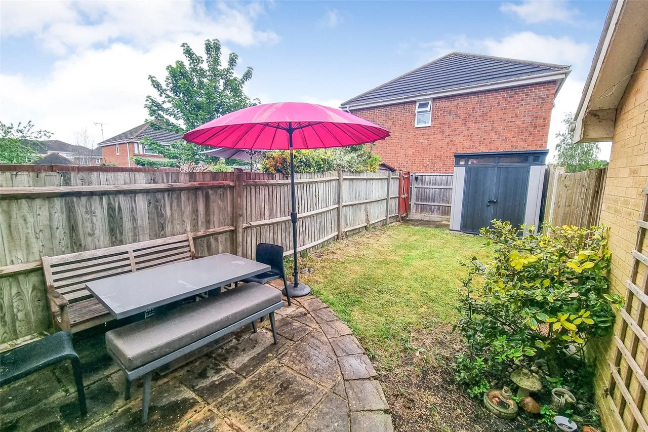 Derry Close, Ash Vale, Guildford, Surrey, GU12 5SR, photo 9