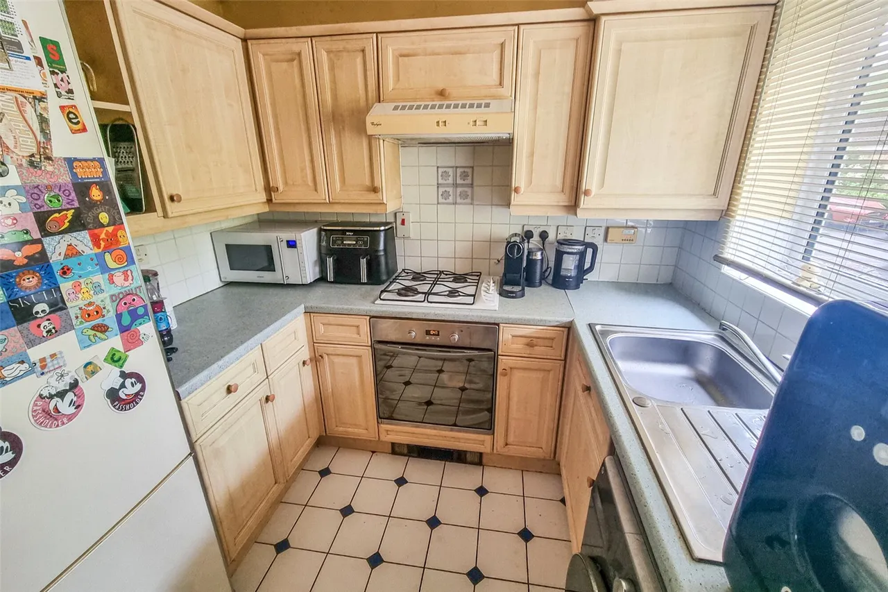 Derry Close, Ash Vale, Guildford, Surrey, GU12 5SR, photo 4