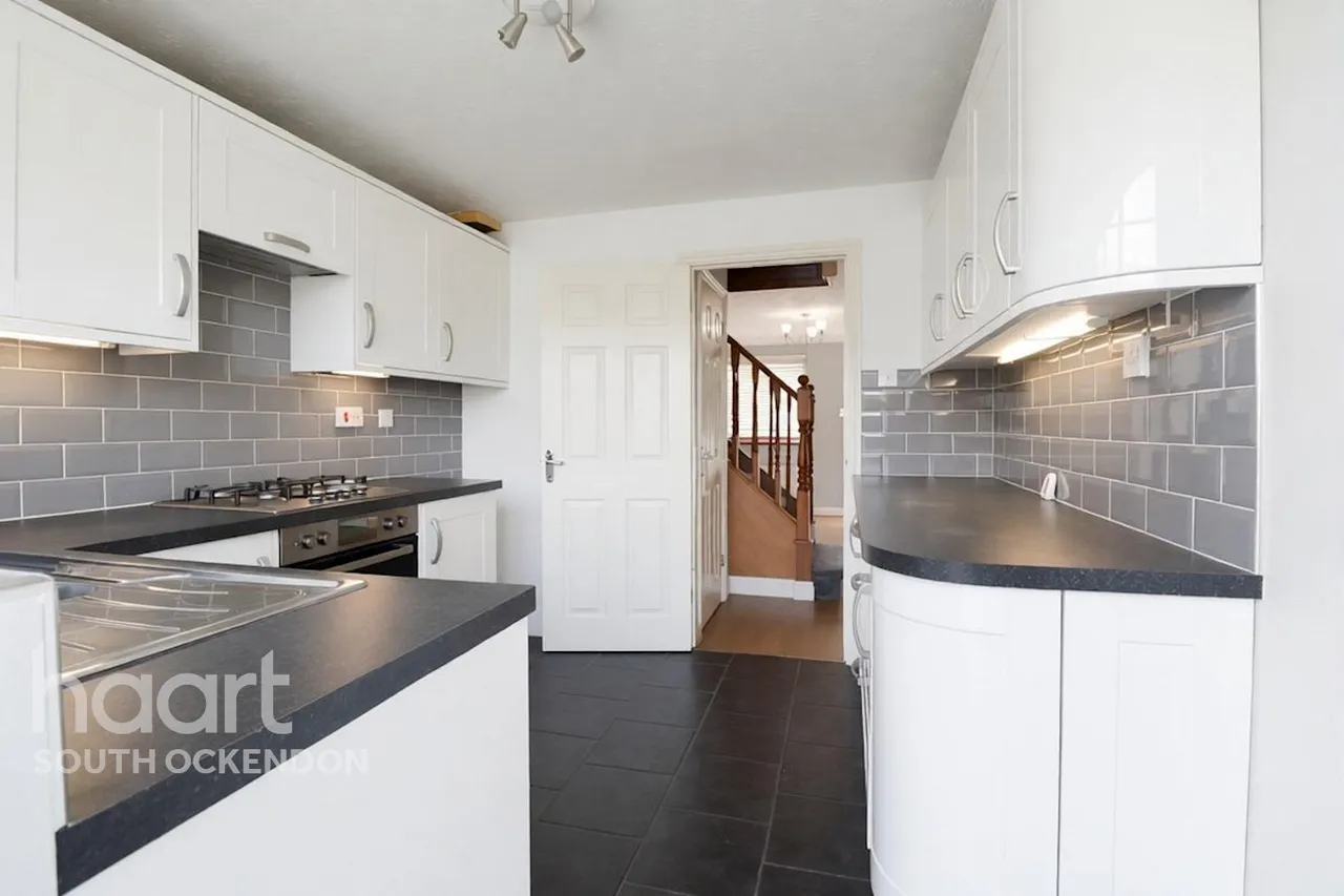 Elmdon Road, South Ockendon, RM15, photo 4