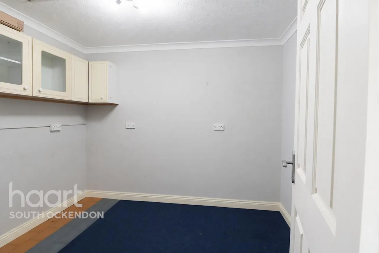 Elmdon Road, South Ockendon, RM15, photo 15